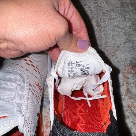 Women’s Nike Air Max 270 White and Orange with Black Accents - Picture 8 of 8